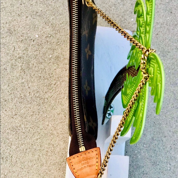 LUX ISLAND | LOUIS VUITTON Mini Pochette - Picture 9 of 16